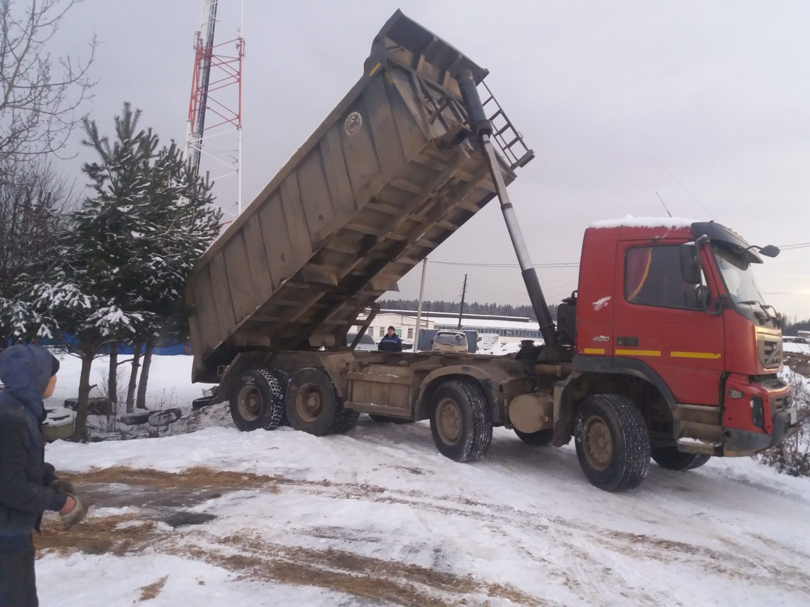 Ремонт спецтехники сварка кузова на самосвале